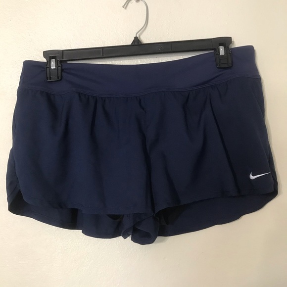 Nike short new size L